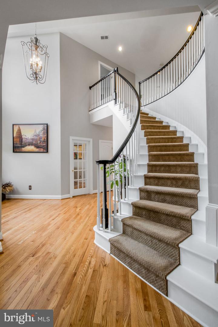 12009 CREEKBEND DRIVE