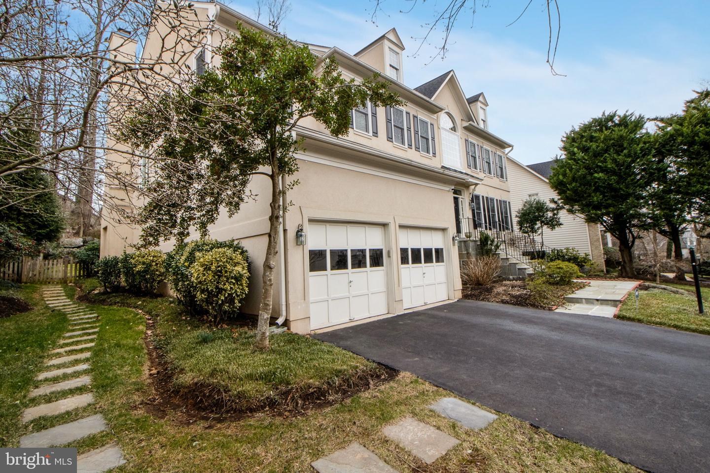 12009 CREEKBEND DRIVE