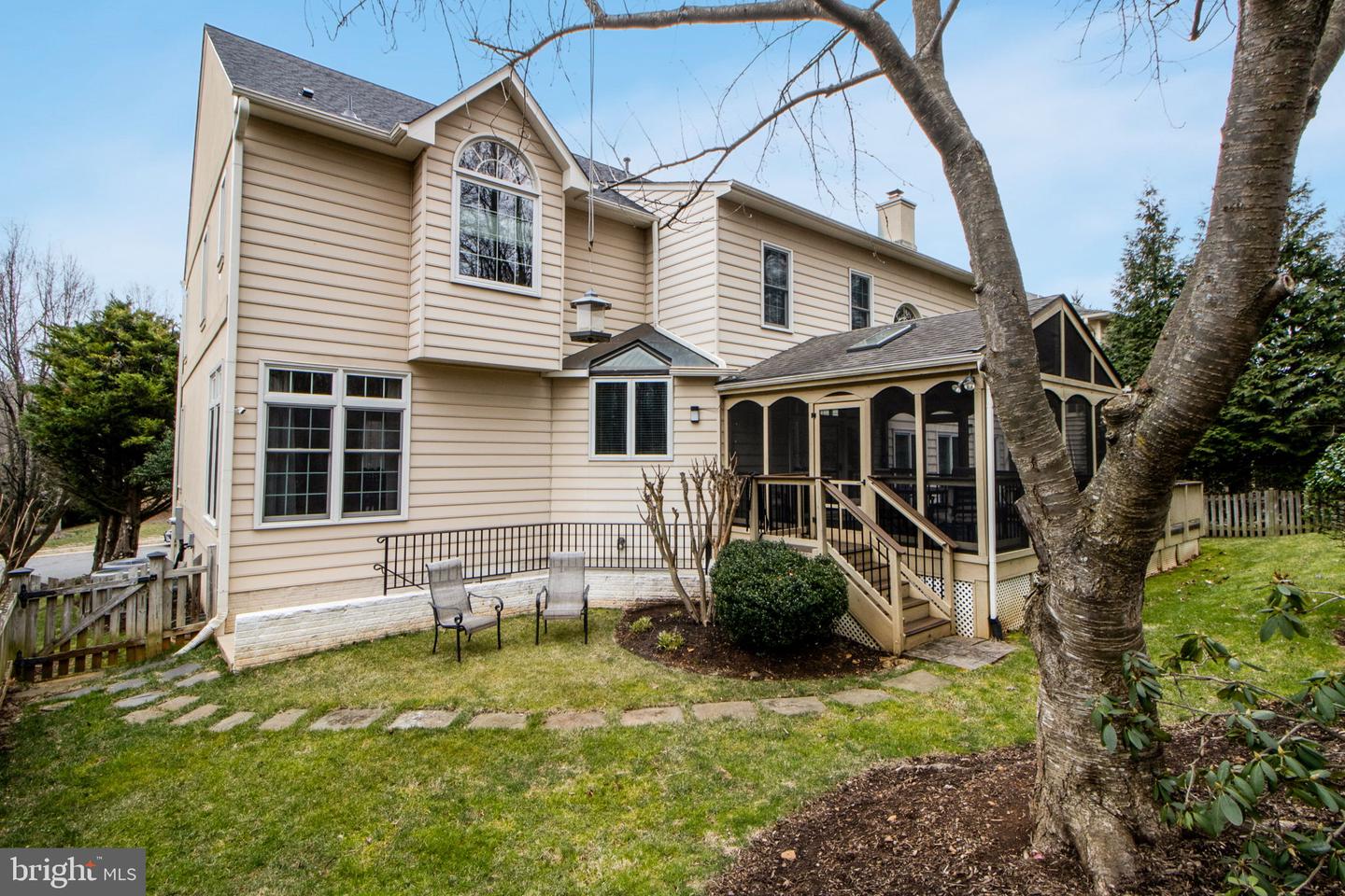 12009 CREEKBEND DRIVE