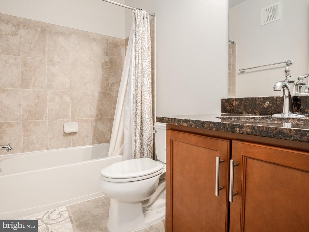 3057 RITTENHOUSE CIRCLE Unit: 68