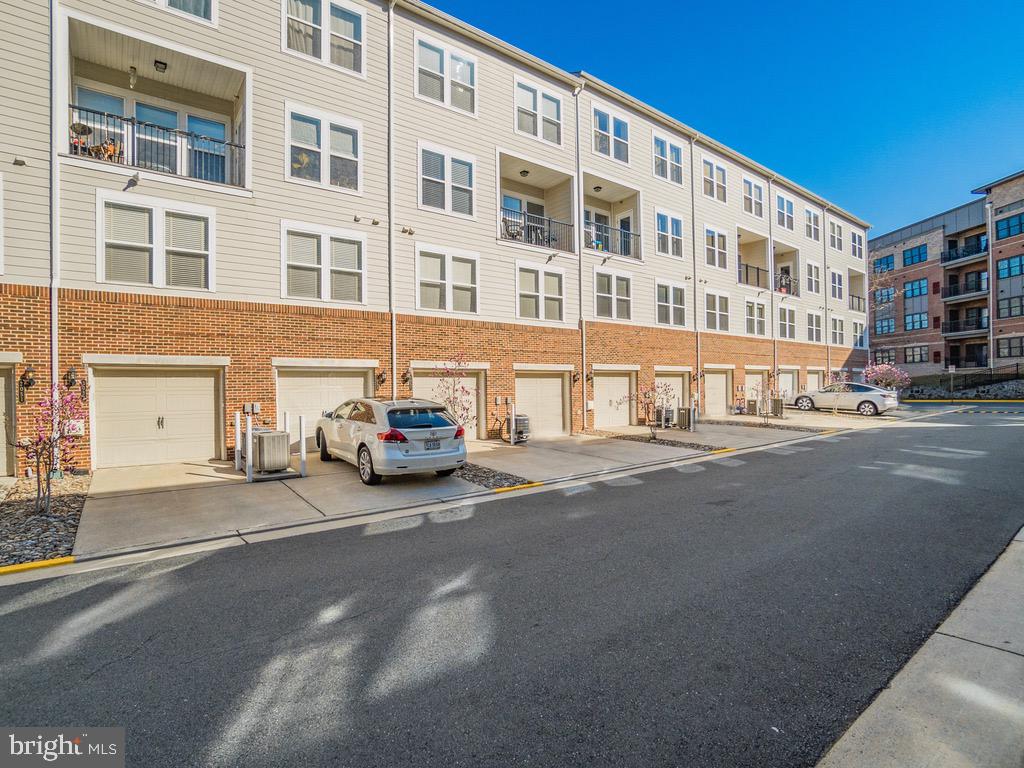 3057 RITTENHOUSE CIRCLE Unit: 68