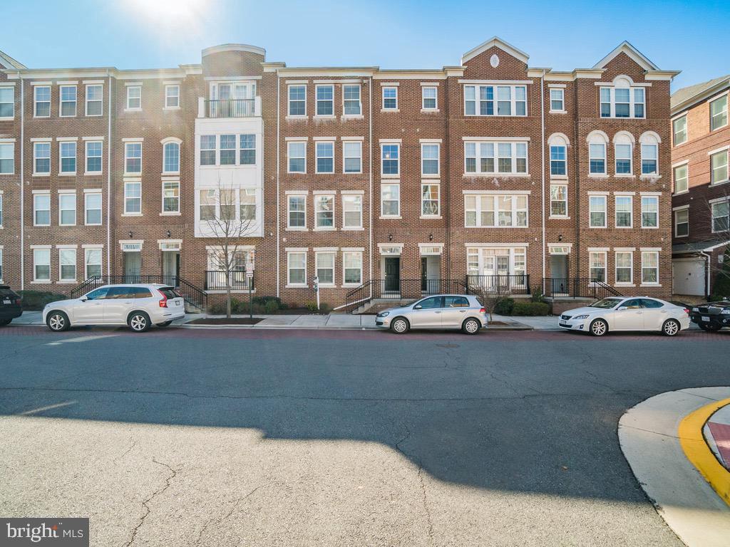3057 RITTENHOUSE CIRCLE Unit: 68