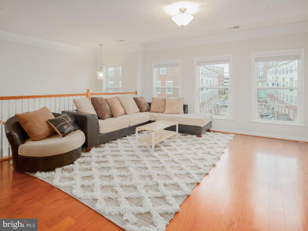 3057 RITTENHOUSE CIRCLE Unit: 68