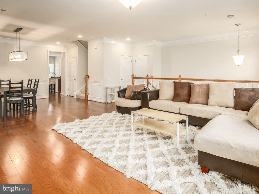 3057 RITTENHOUSE CIRCLE Unit: 68
