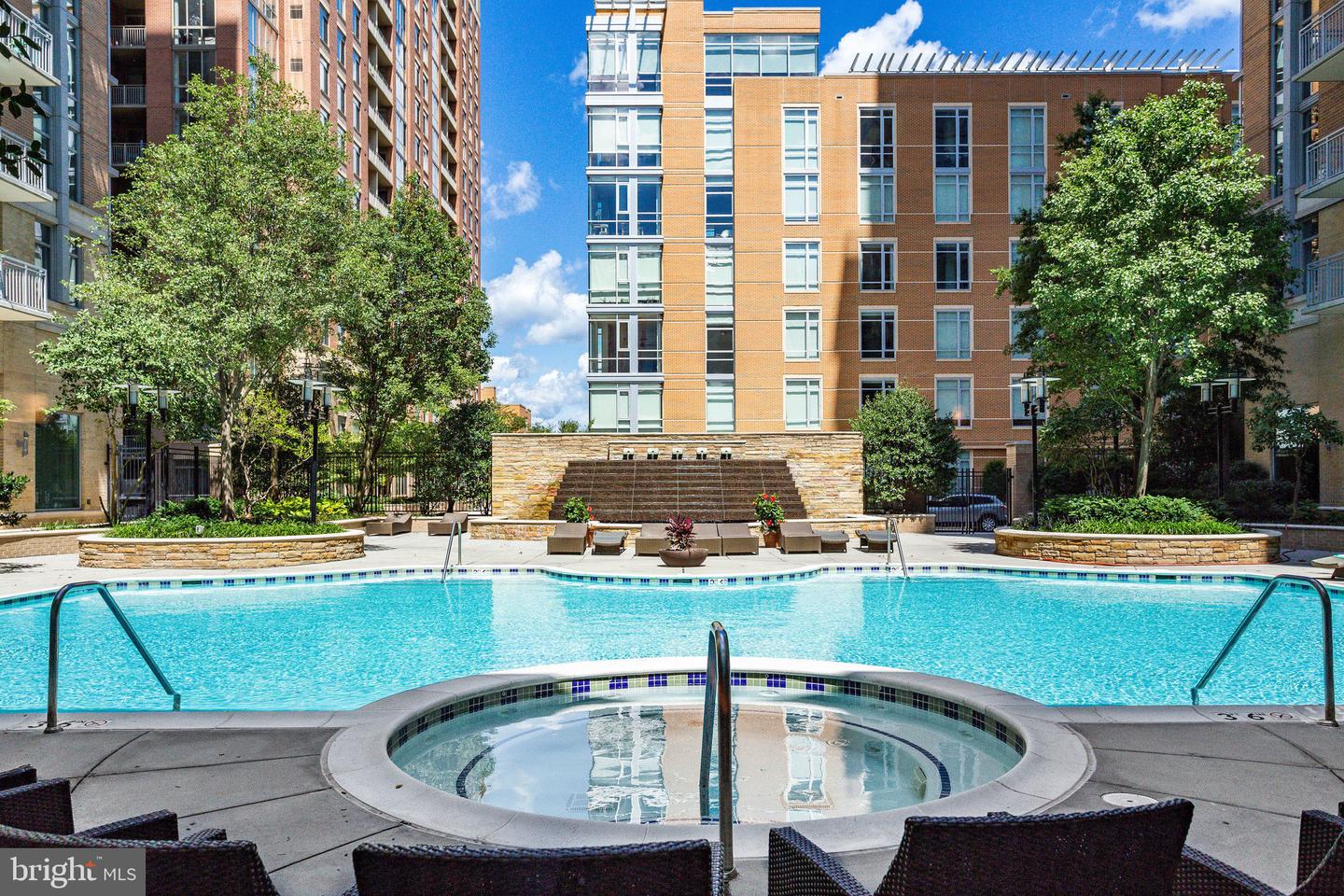 11990 MARKET Unit: 1501