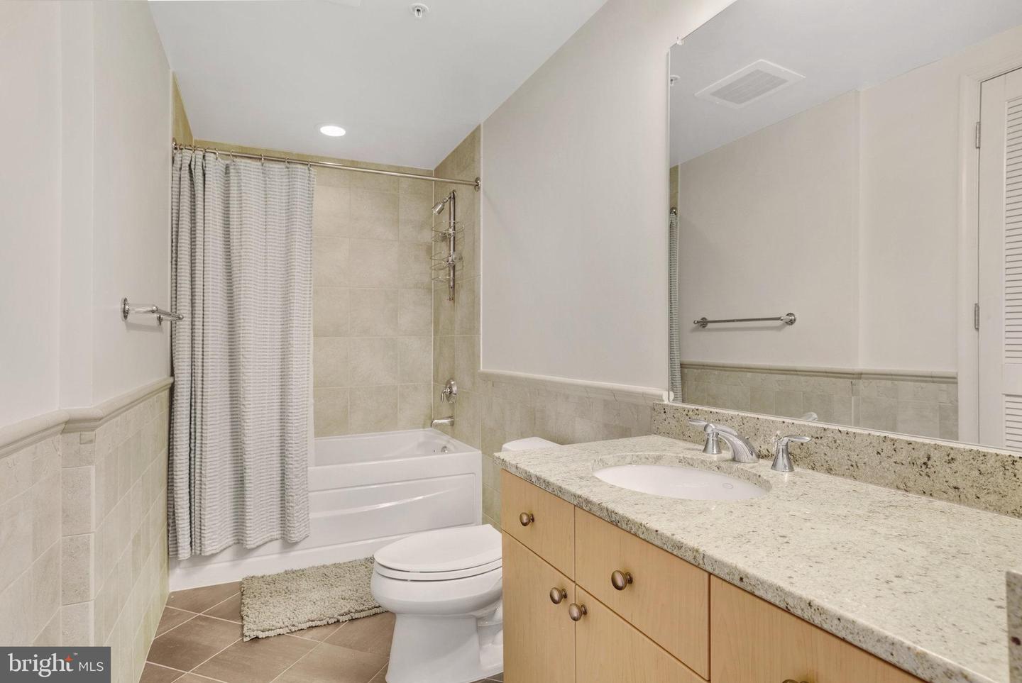 11990 MARKET Unit: 1501