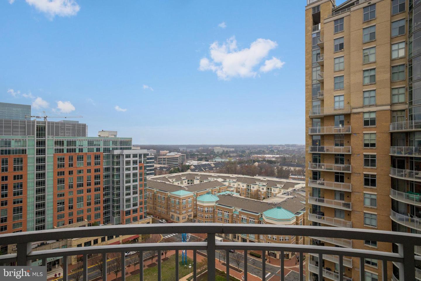 11990 MARKET Unit: 1501