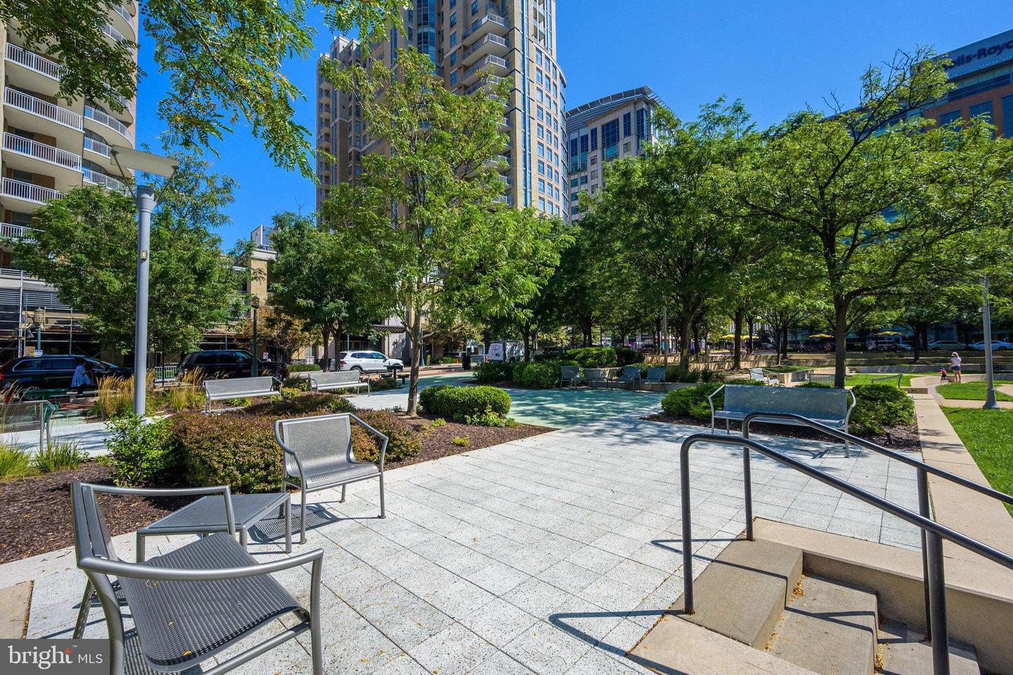 11990 MARKET Unit: 1501