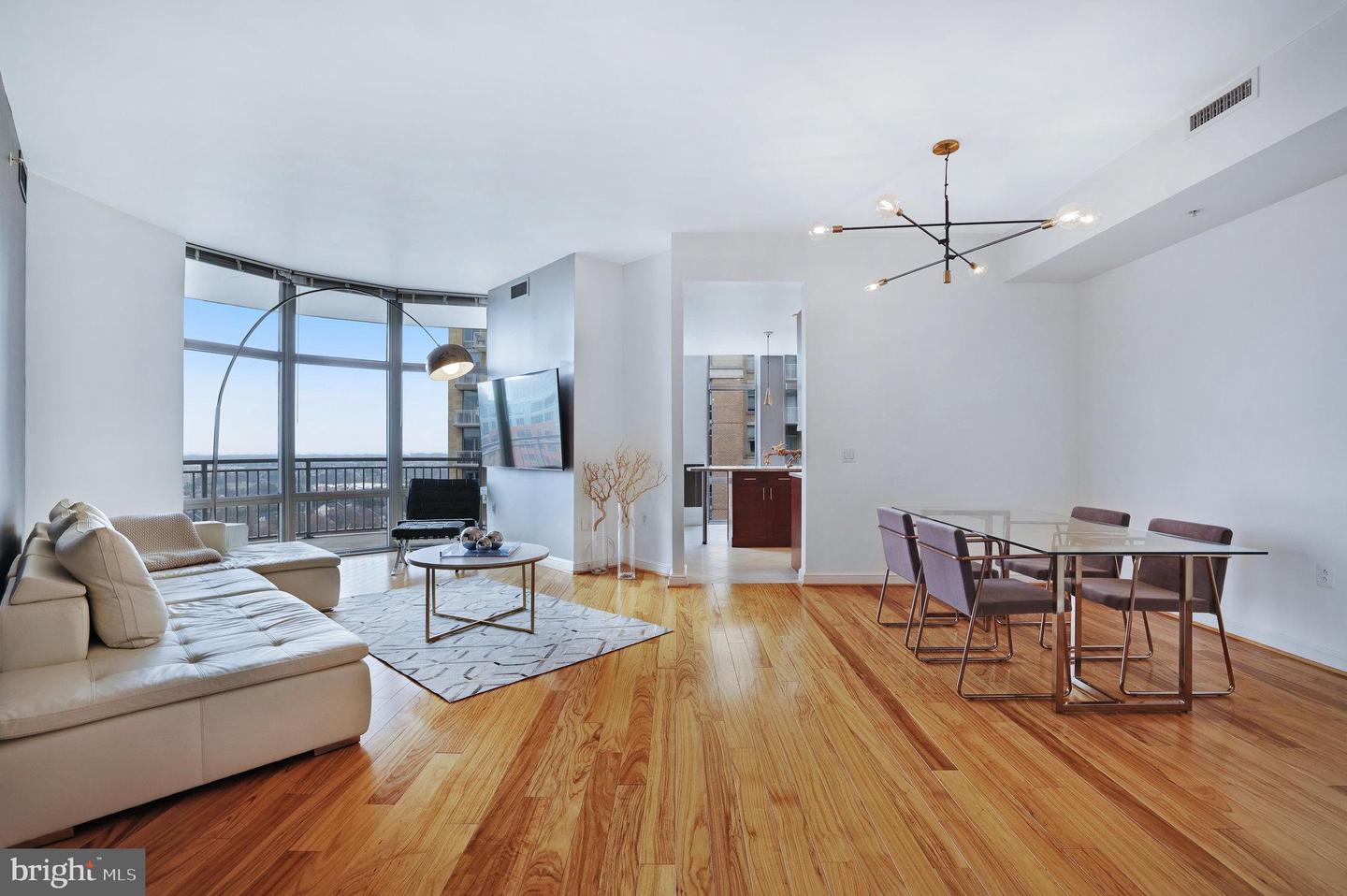 11990 MARKET Unit: 1501