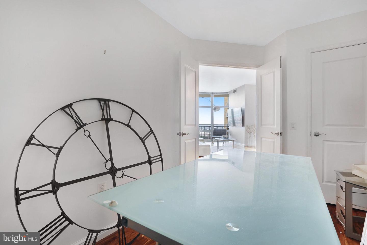 11990 MARKET Unit: 1501