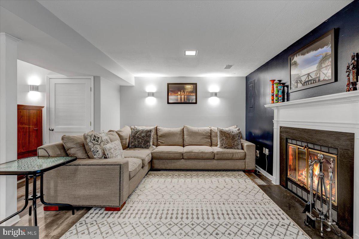 4321 GYPSY COURT