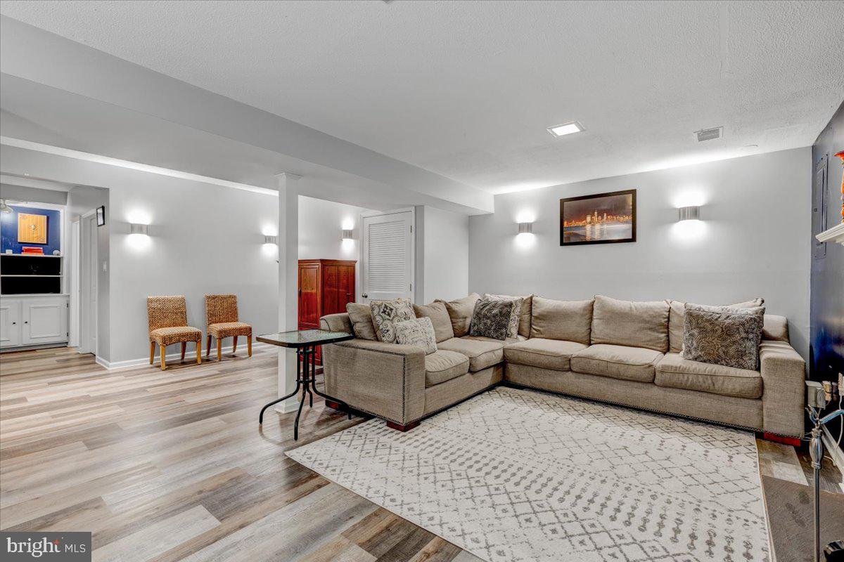 4321 GYPSY COURT