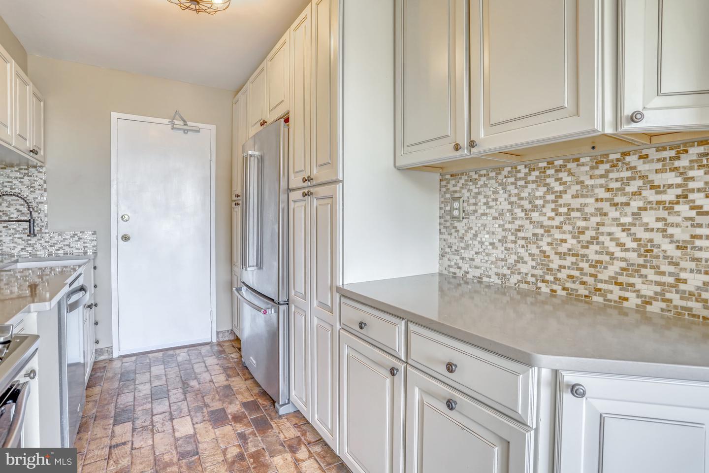6631 WAKEFIELD DRIVE Unit: 612