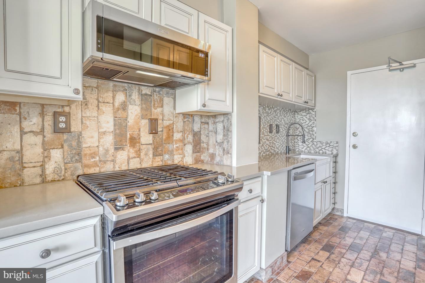 6631 WAKEFIELD DRIVE Unit: 612