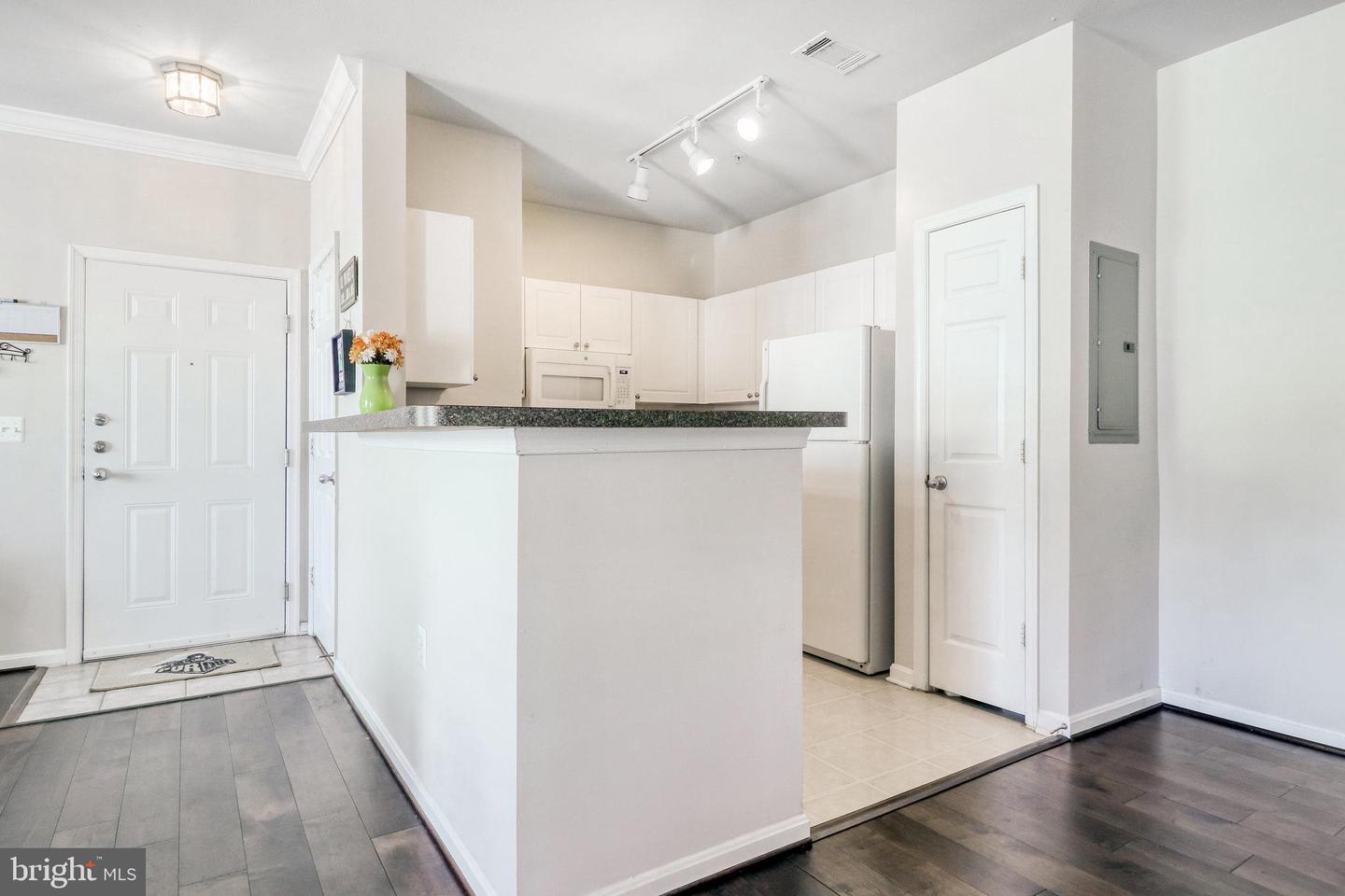 11395 ARISTOTLE DRIVE Unit: 11-313