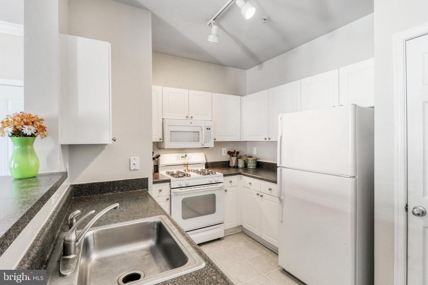 11395 ARISTOTLE DRIVE Unit: 11-313