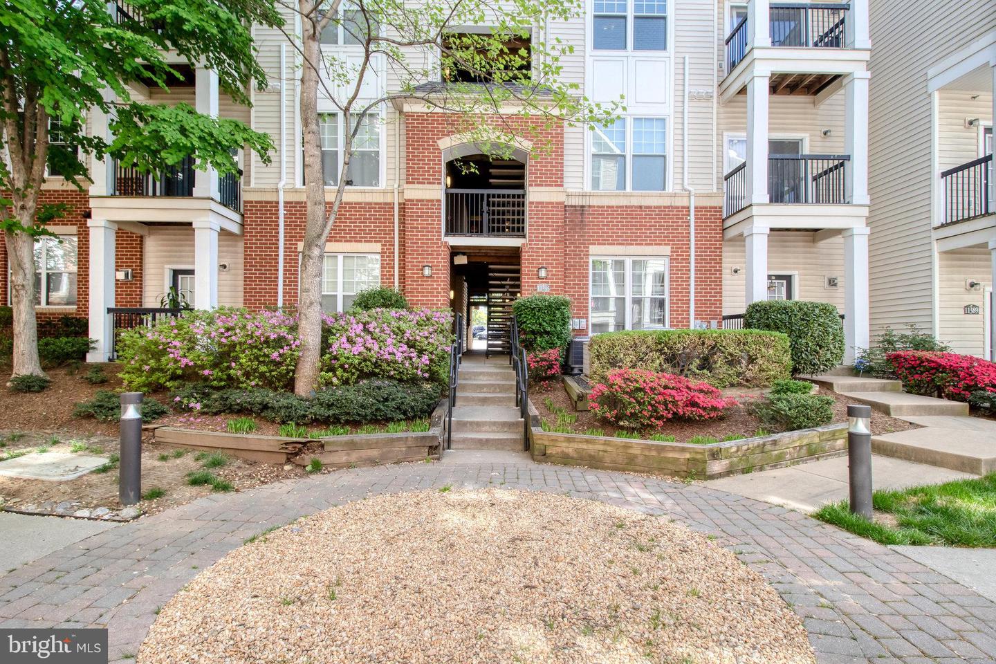 11395 ARISTOTLE DRIVE Unit: 11-313