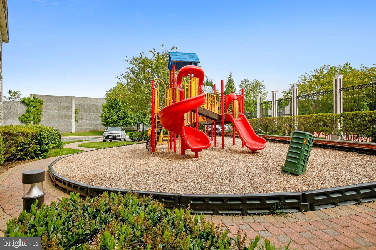 11395 ARISTOTLE DRIVE Unit: 11-313