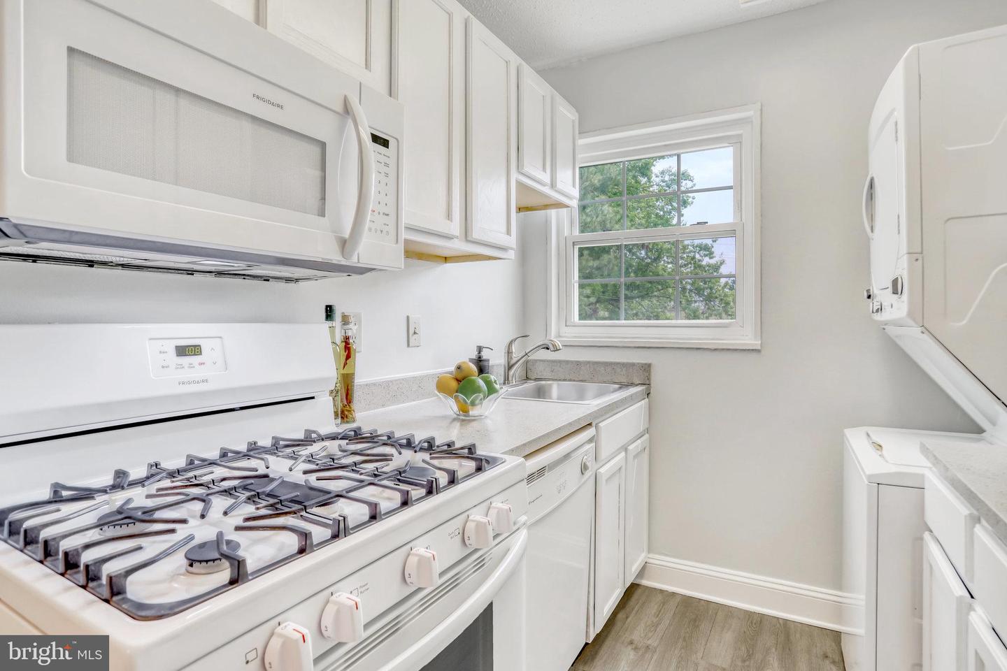 2303 FARRINGTON AVENUE Unit: 02-302