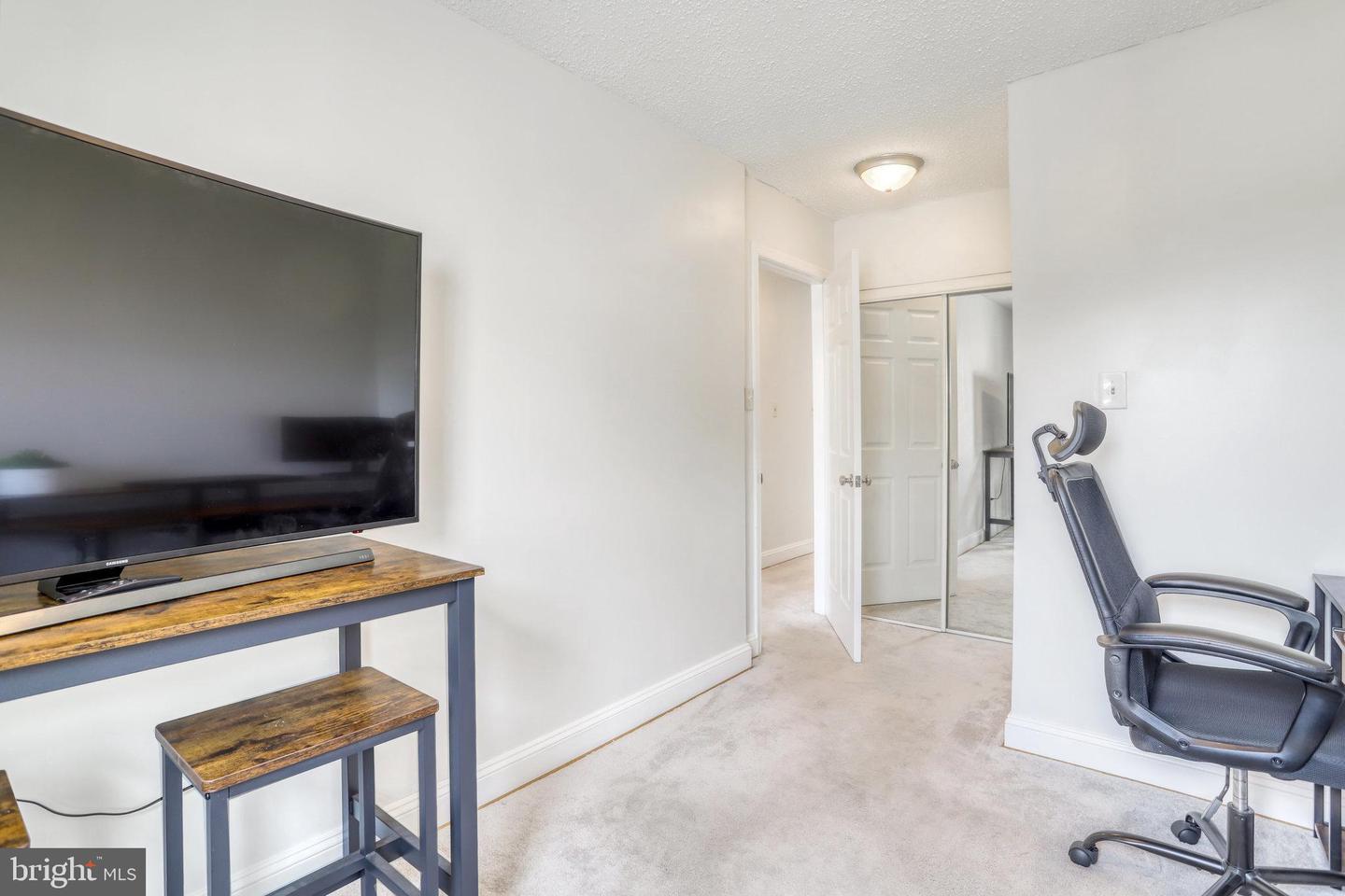 2303 FARRINGTON AVENUE Unit: 02-302