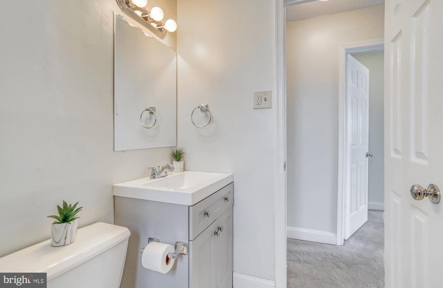 2303 FARRINGTON AVENUE Unit: 02-302