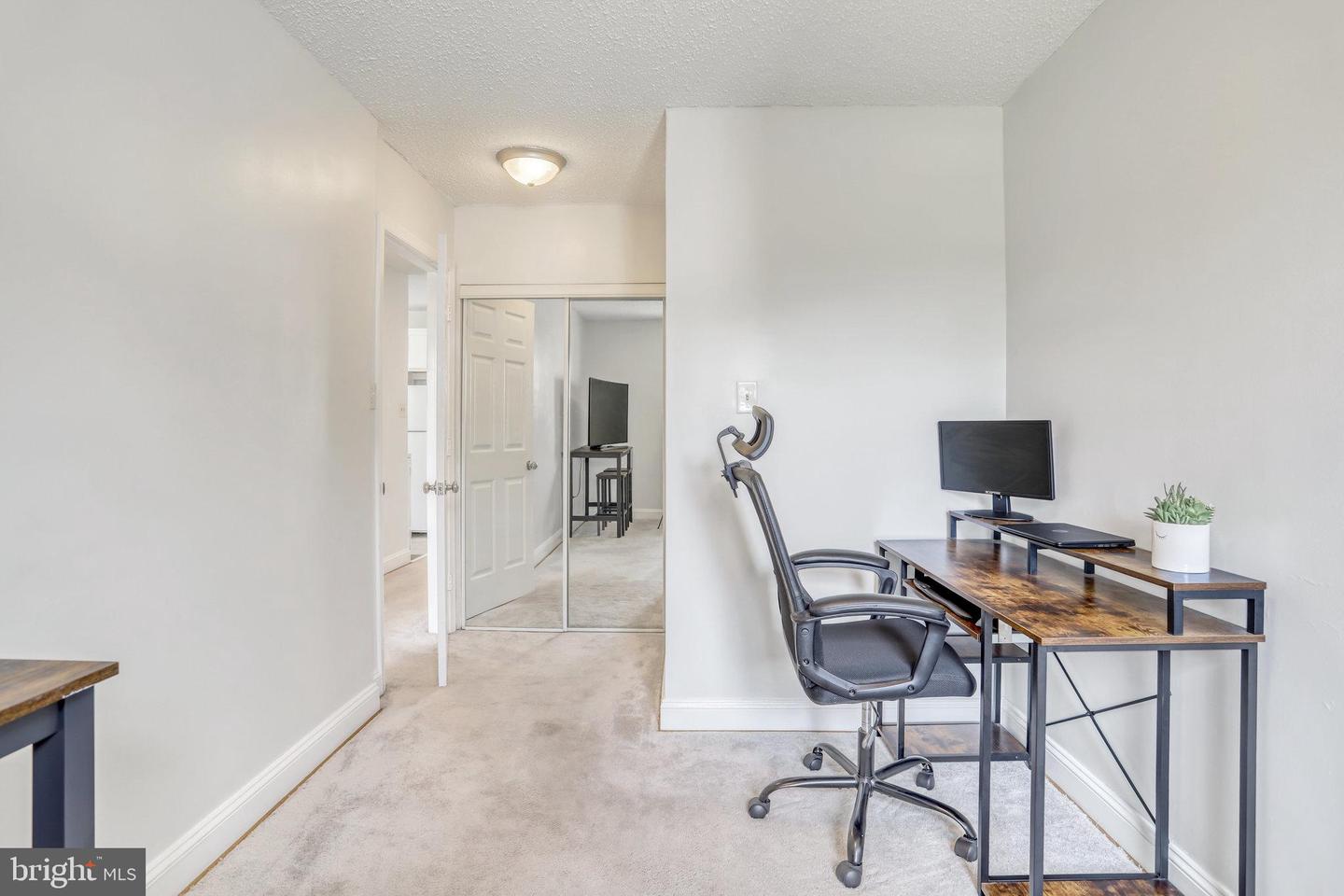 2303 FARRINGTON AVENUE Unit: 02-302