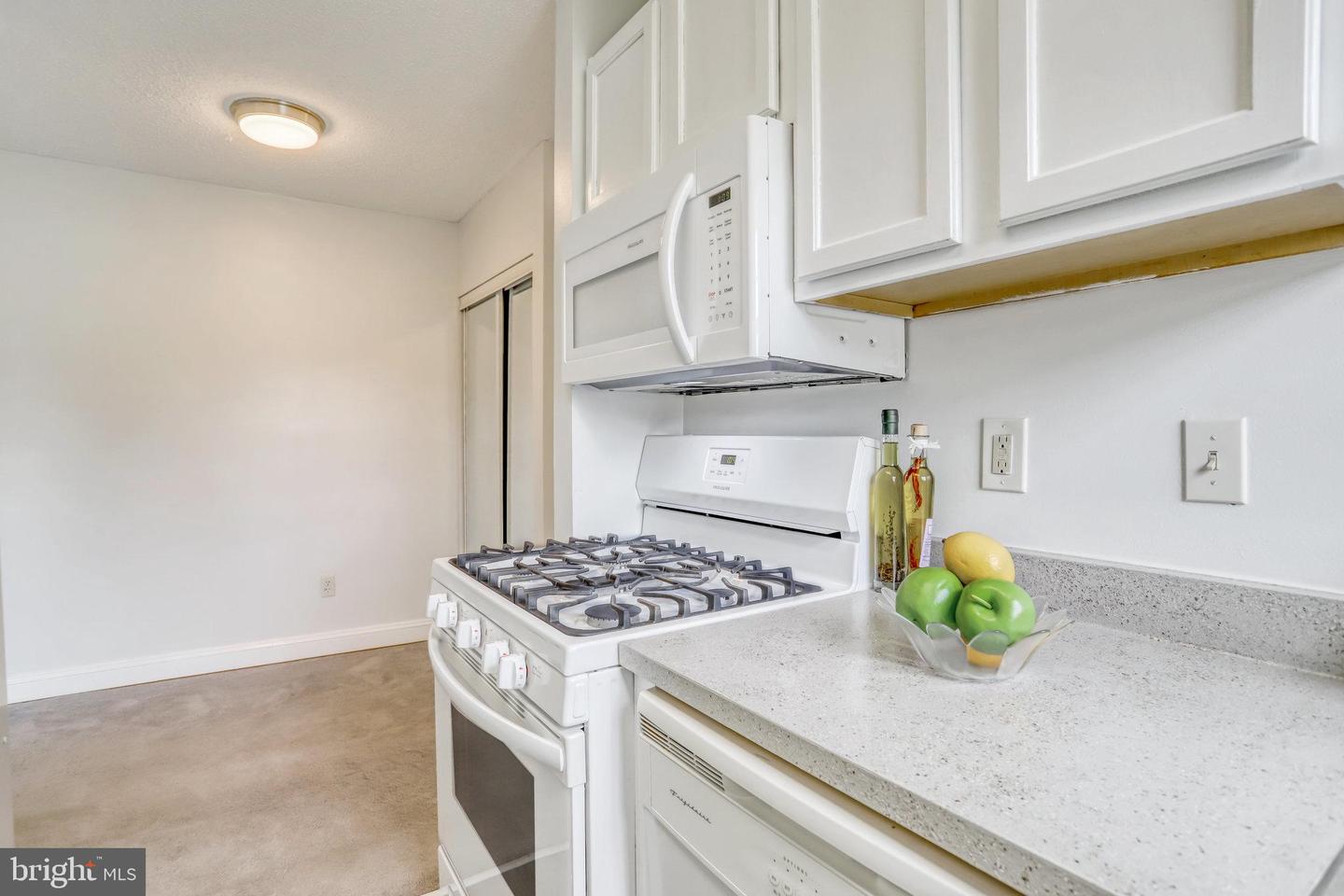 2303 FARRINGTON AVENUE Unit: 02-302