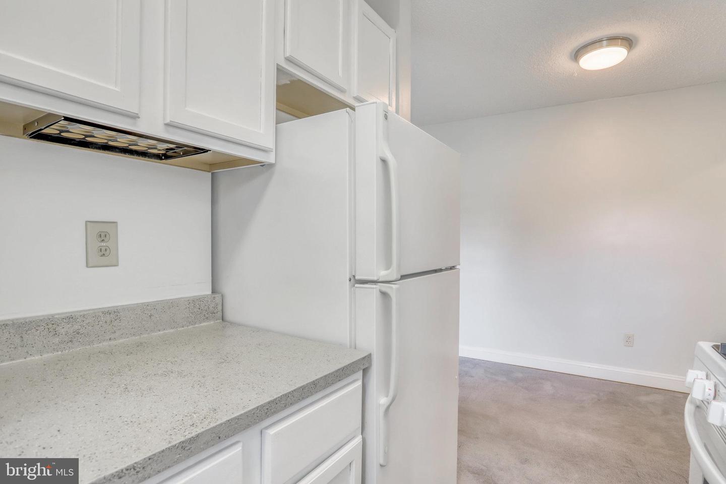 2303 FARRINGTON AVENUE Unit: 02-302