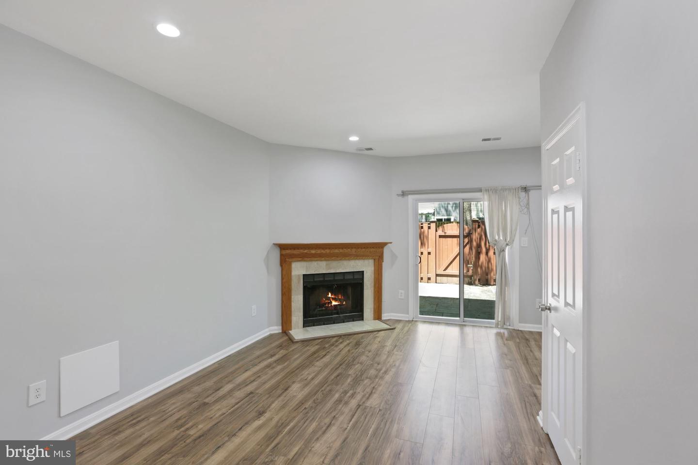 2120 WHISPERWOOD GLEN LANE