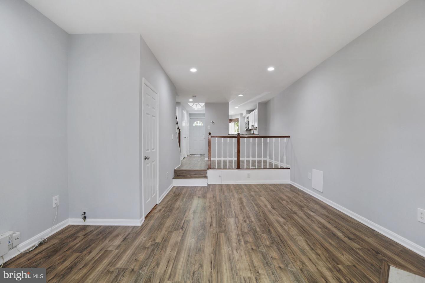 2120 WHISPERWOOD GLEN LANE