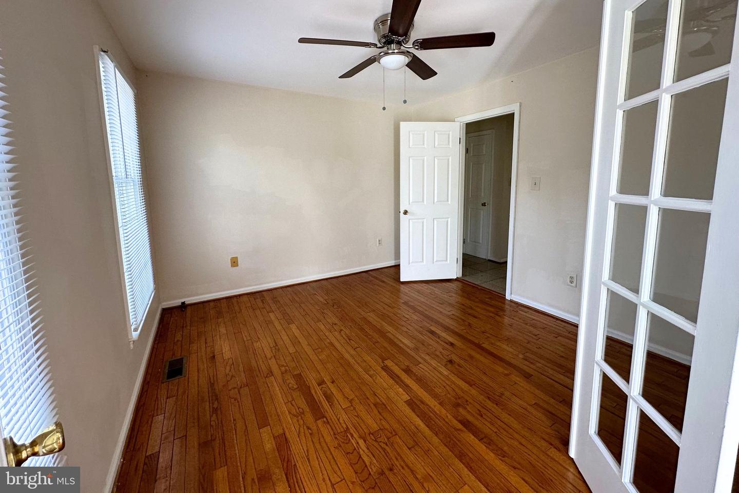 893 BROAD OAKS DRIVE