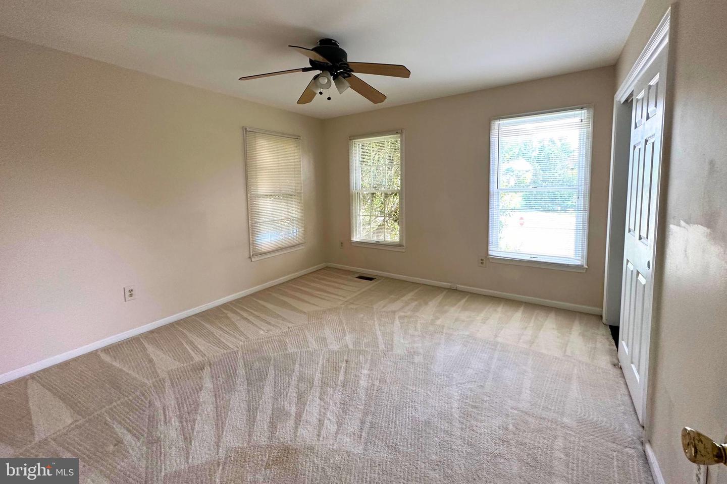 893 BROAD OAKS DRIVE