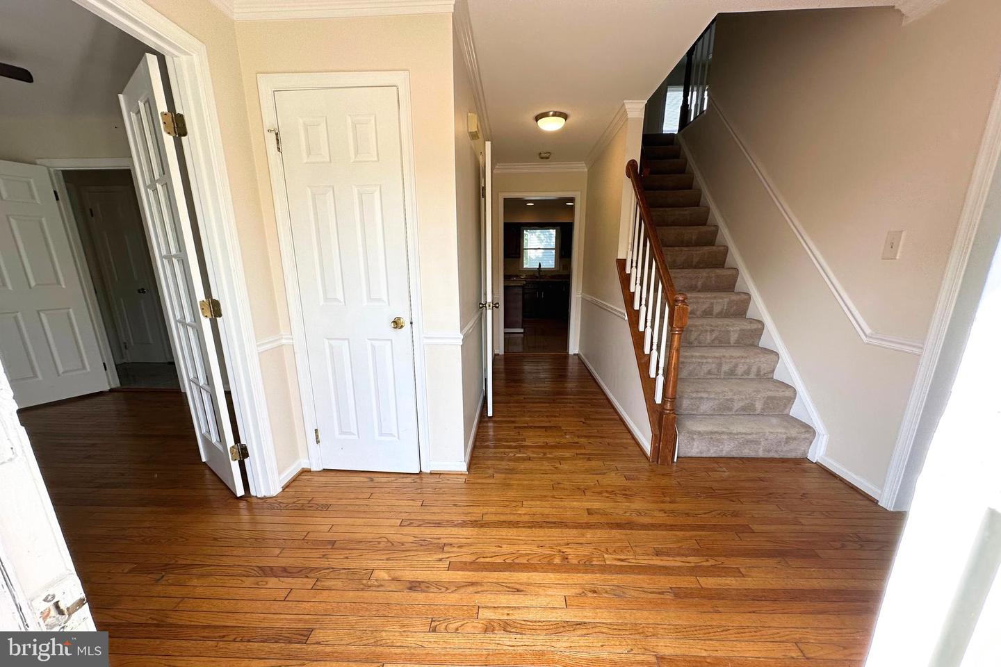 893 BROAD OAKS DRIVE