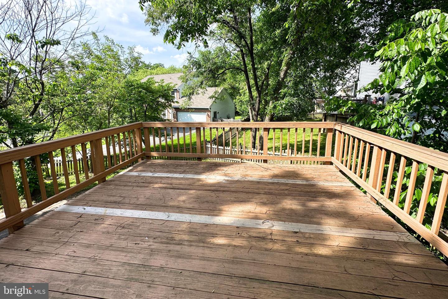 893 BROAD OAKS DRIVE