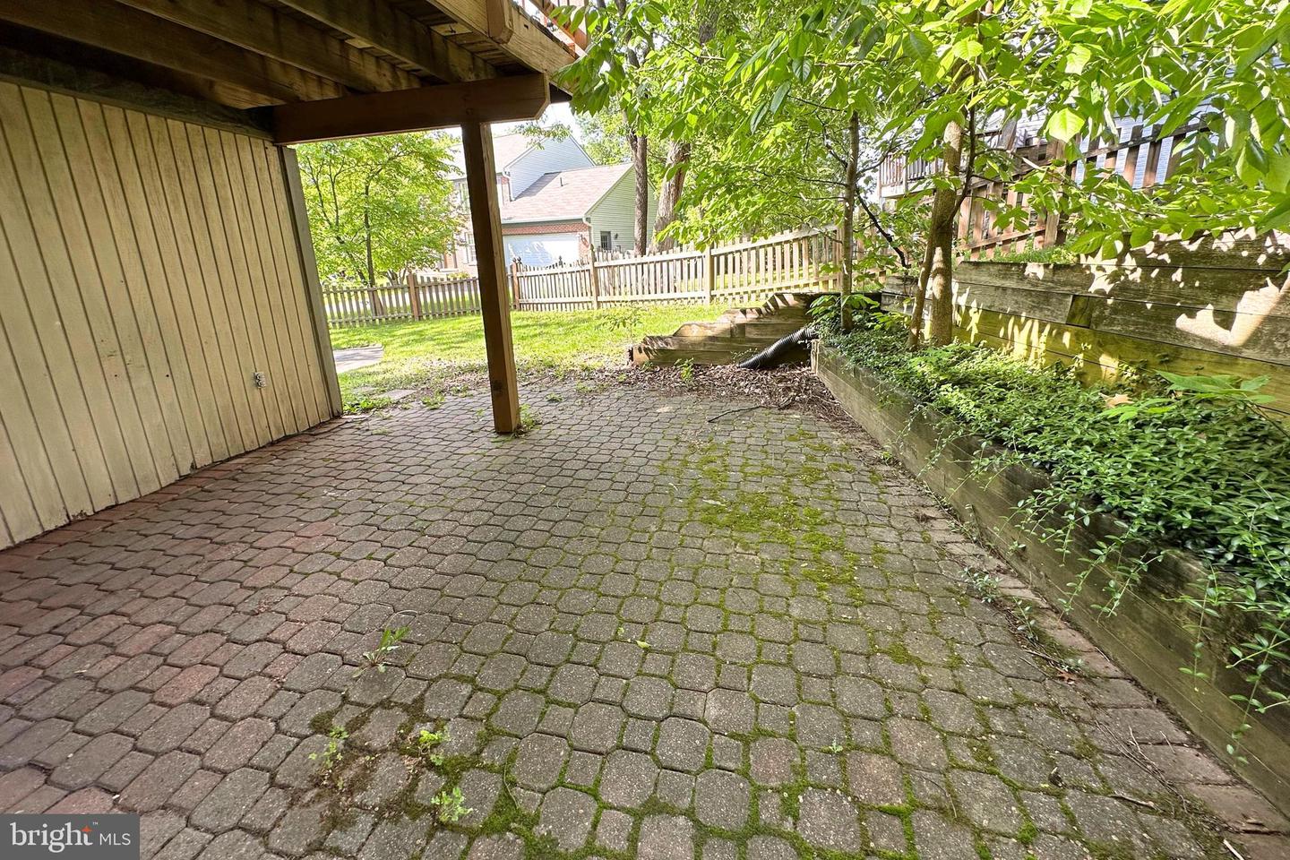 893 BROAD OAKS DRIVE
