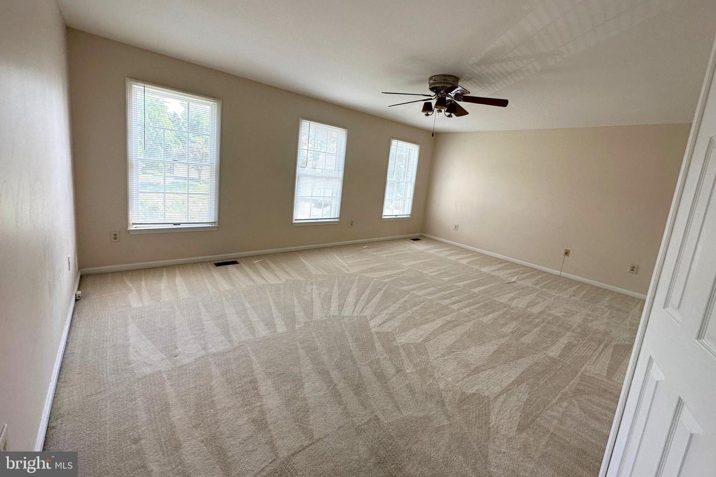 893 BROAD OAKS DRIVE