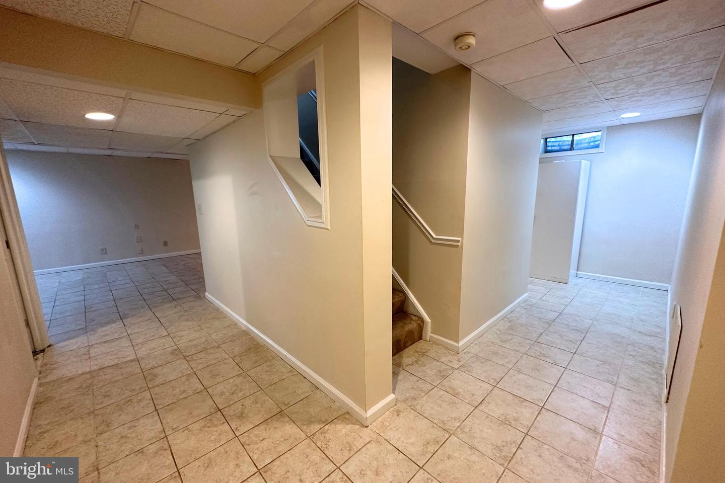 893 BROAD OAKS DRIVE