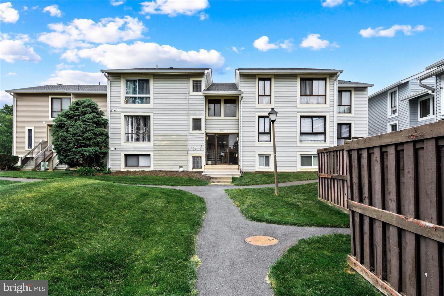 8611 SACRAMENTO DRIVE Unit: 01/8611D