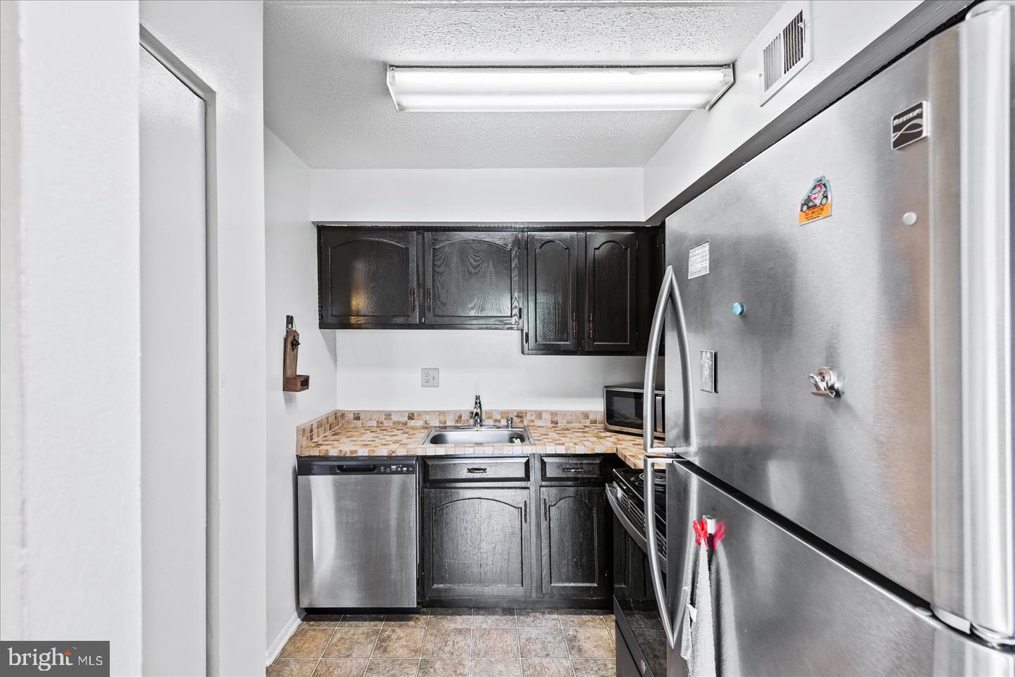8611 SACRAMENTO DRIVE Unit: 01/8611D