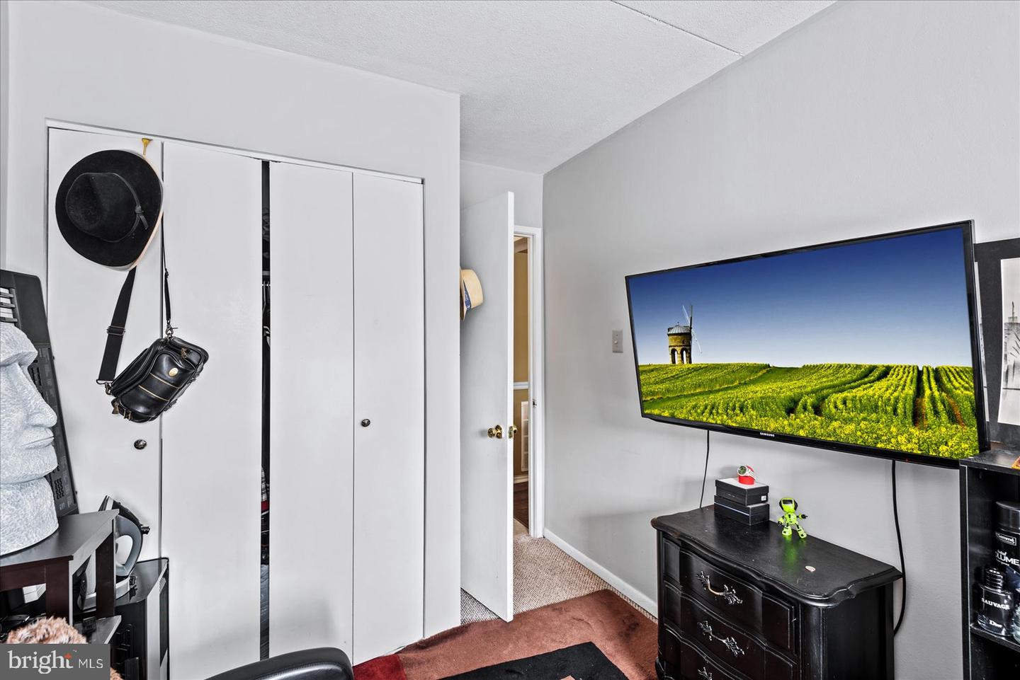 8611 SACRAMENTO DRIVE Unit: 01/8611D