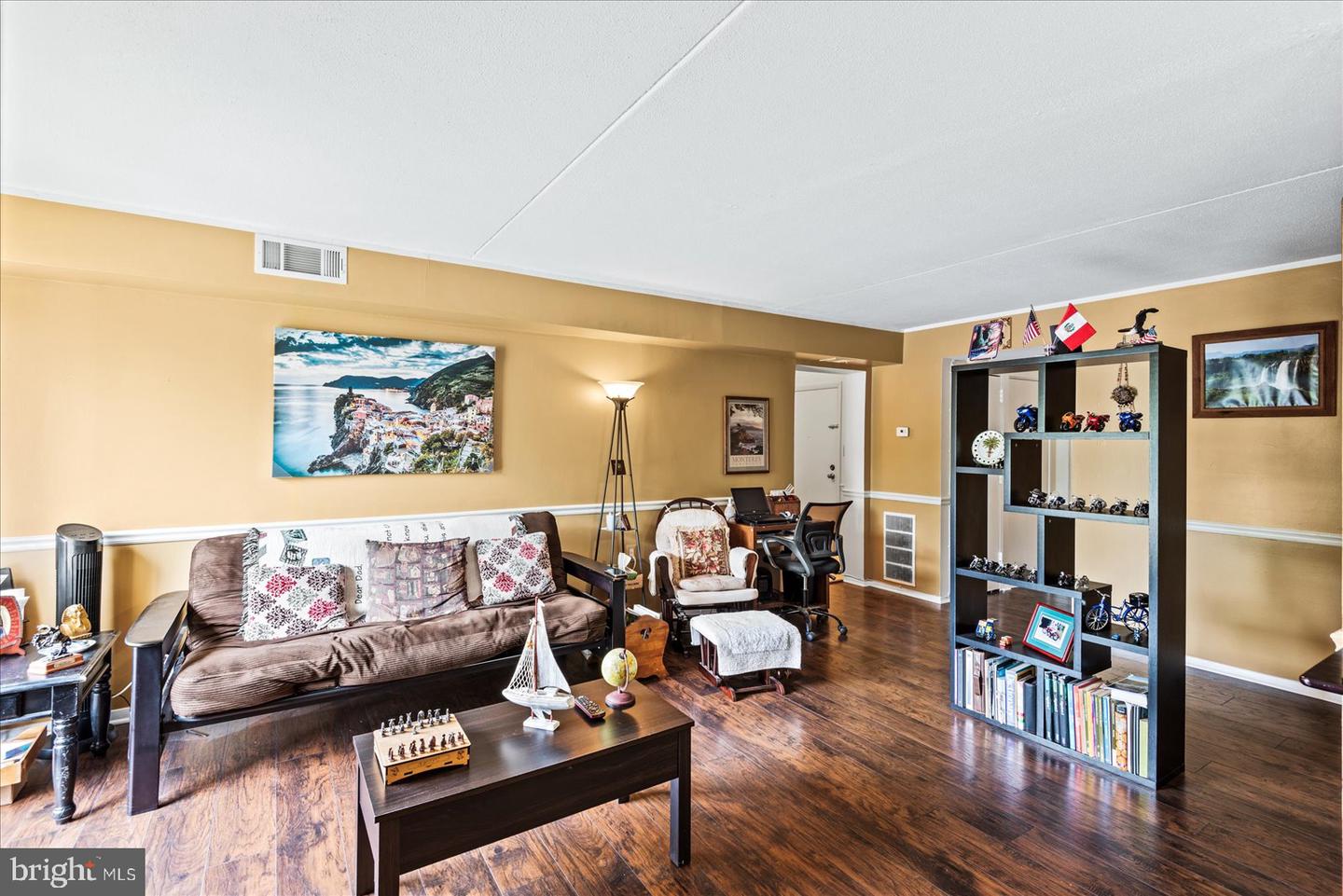 8611 SACRAMENTO DRIVE Unit: 01/8611D