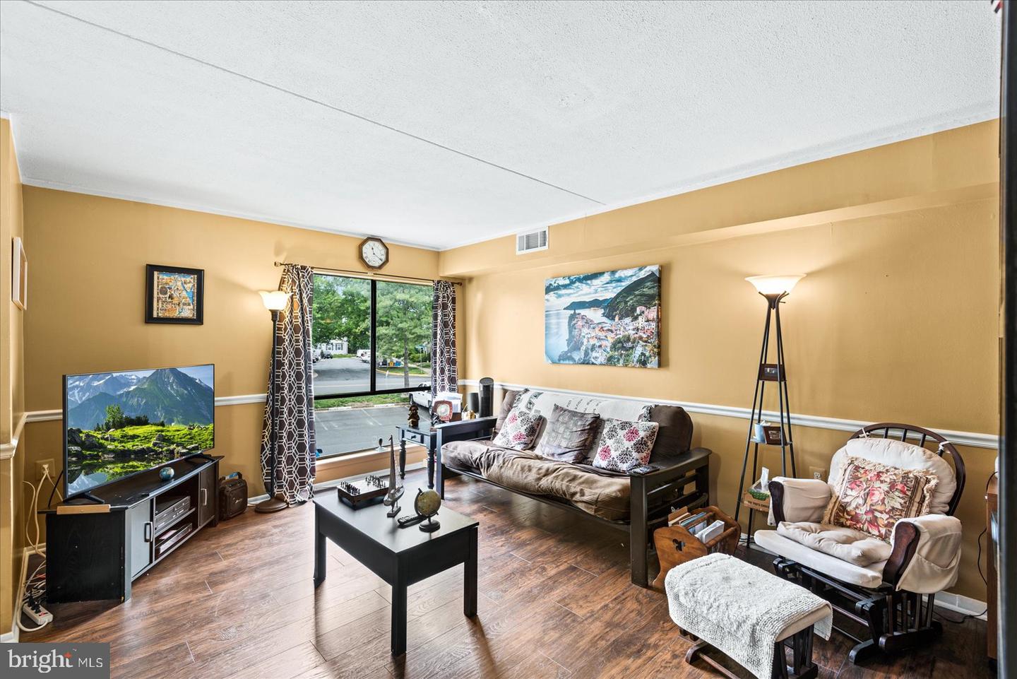 8611 SACRAMENTO DRIVE Unit: 01/8611D