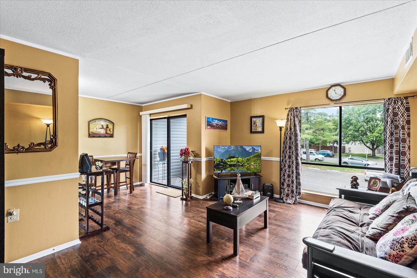 8611 SACRAMENTO DRIVE Unit: 01/8611D
