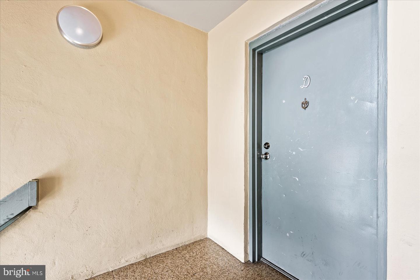 8611 SACRAMENTO DRIVE Unit: 01/8611D