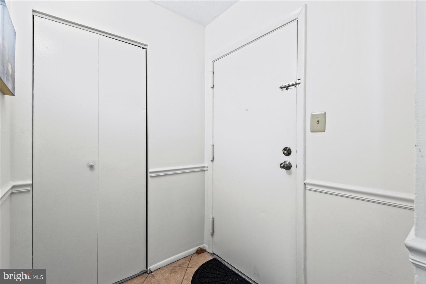 8611 SACRAMENTO DRIVE Unit: 01/8611D
