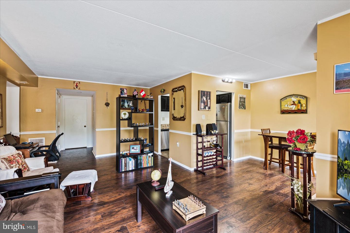 8611 SACRAMENTO DRIVE Unit: 01/8611D