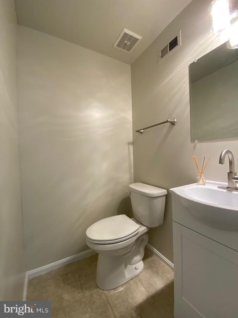 6564 OVERLEIGH LANE
