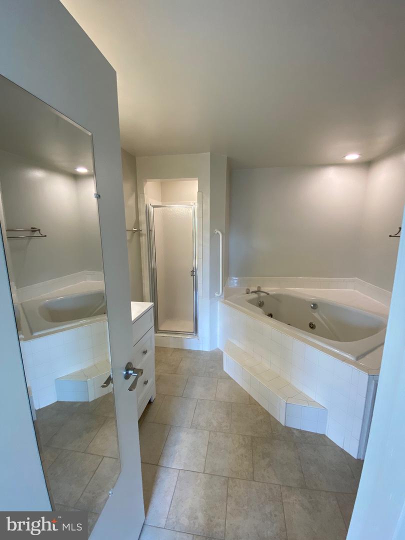 6564 OVERLEIGH LANE
