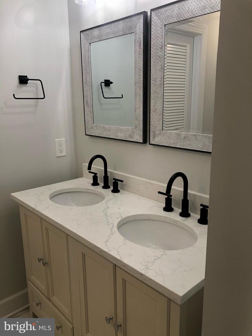 4001 SUMMER HOLLOW COURT Unit: 164C
