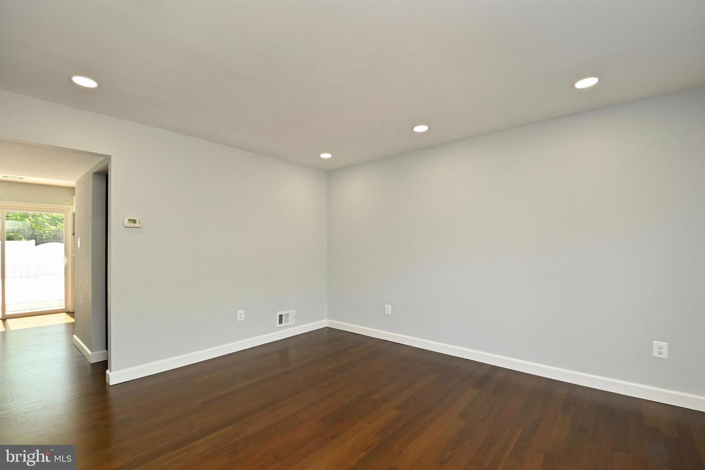 2125 FERGUSON PLACE